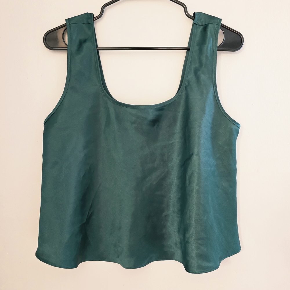 🌟 Victoria's Secret Green Satin Camisole Top